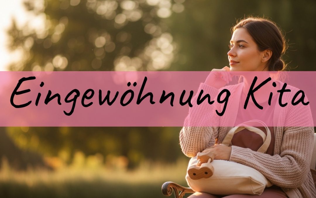 Mama sitzt nachdenklich mit Tasche und Kuscheltier vor der Kita als Symbol für Eingewöhnung Kita